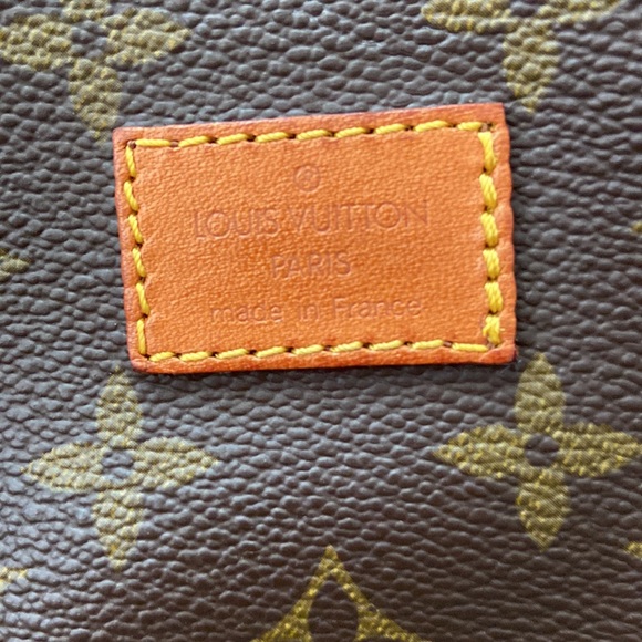 L V Saumur bag 100% Authentic - Picture 8 of 8